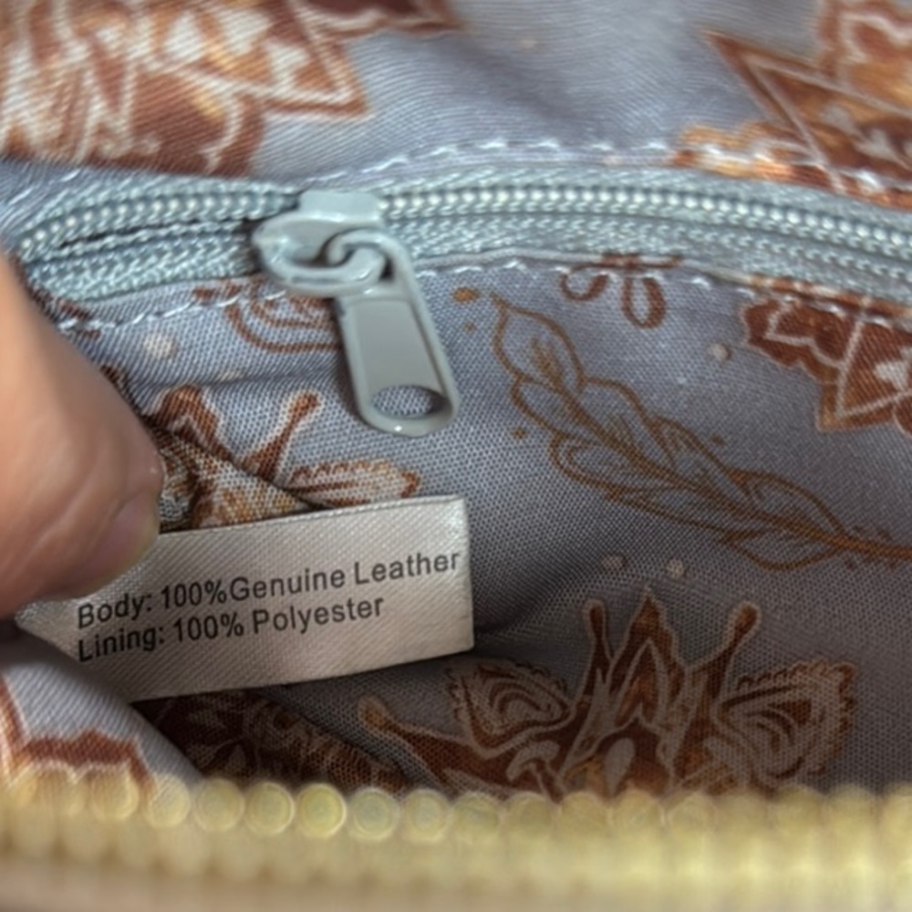 HOBO Elegant Tan Wristlet Clutch genuine leather - Picture 9 of 9